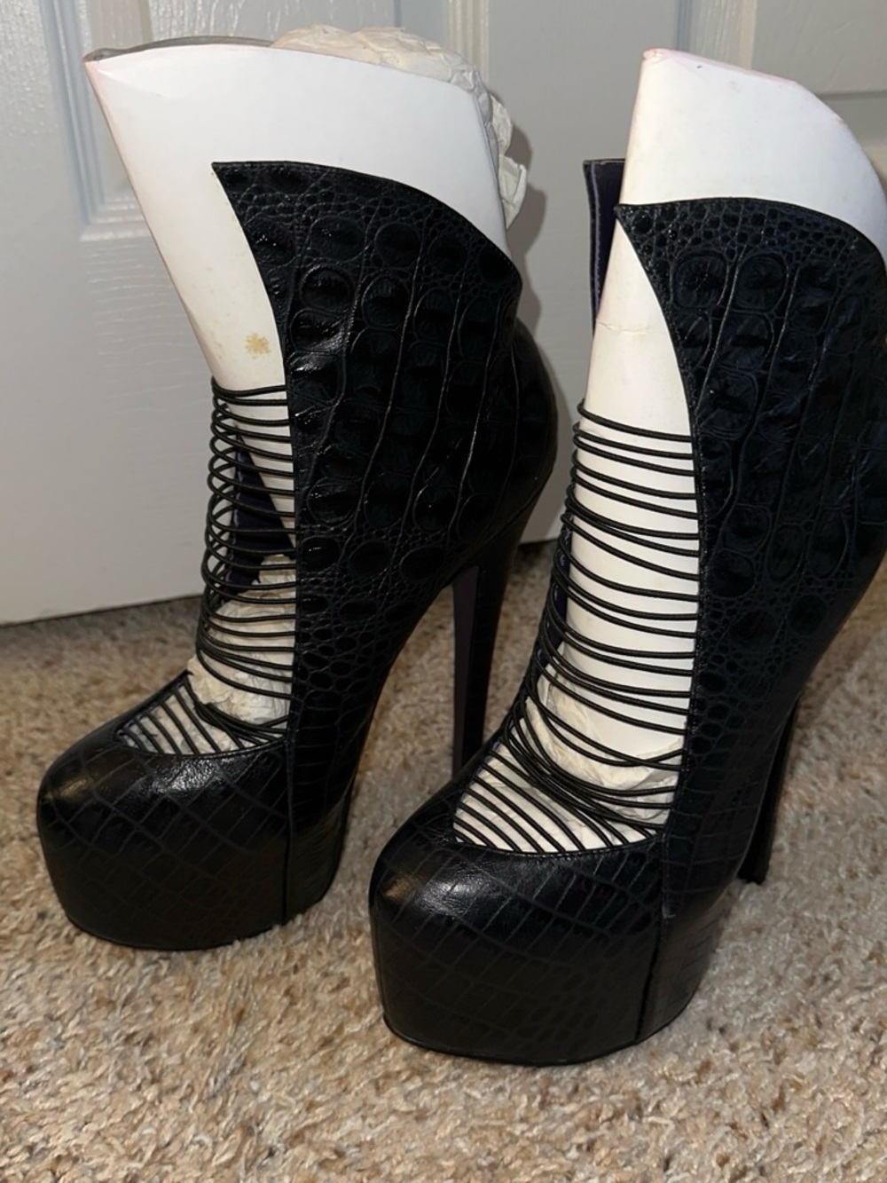 NEW London Trash Black platform heels